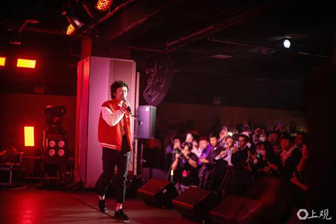 复出演出邀约已排到9月打算今年结婚冰球突破豪华版手机版41岁男歌手(图3)