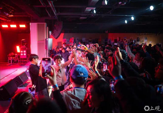 复出演出邀约已排到9月打算今年结婚冰球突破豪华版手机版41岁男歌手(图16)