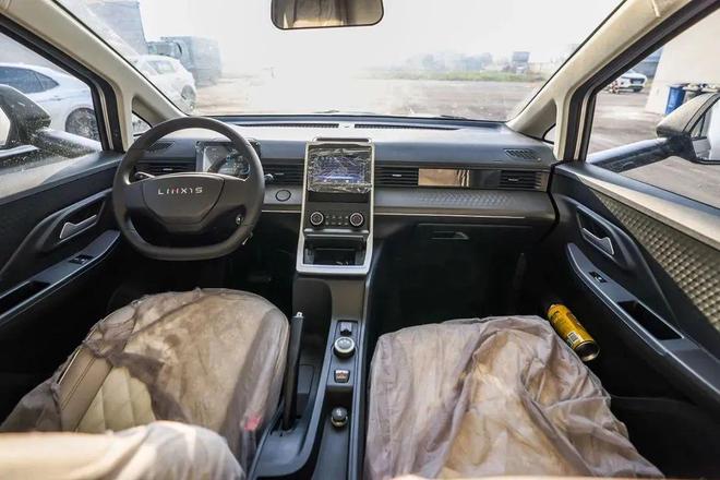 19亮相成都房车展这才是人民需要的五菱房