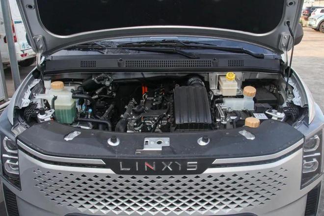 19亮相成都房车展这才是人民需要的五菱房车冰球突破不到20万上绿牌还免购置税！9月(图2)