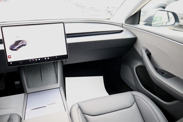 3车型配置盘点:入门级最受欢迎冰球突破游戏特斯拉Model(图6) 3车型配置盘点:入门级最受欢迎冰球突破游戏特斯拉Model(图6)