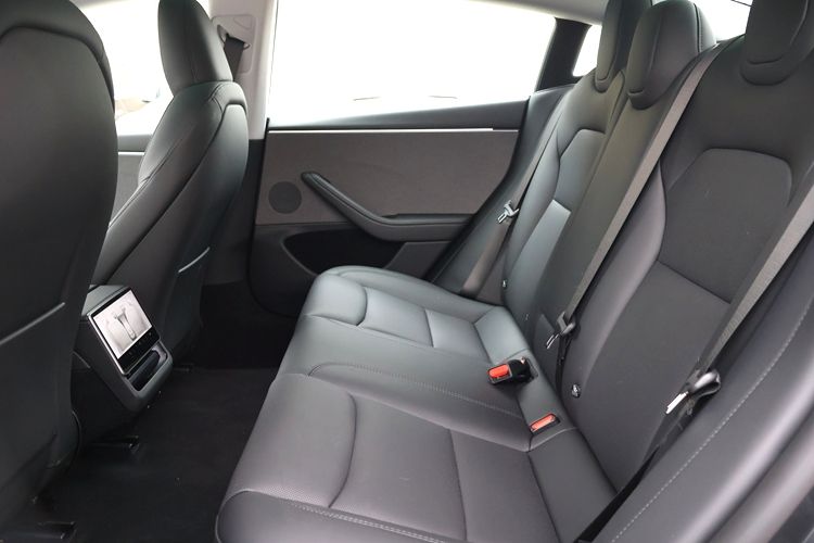 3车型配置盘点:入门级最受欢迎冰球突破游戏特斯拉Model(图13) 3车型配置盘点:入门级最受欢迎冰球突破游戏特斯拉Model(图13)